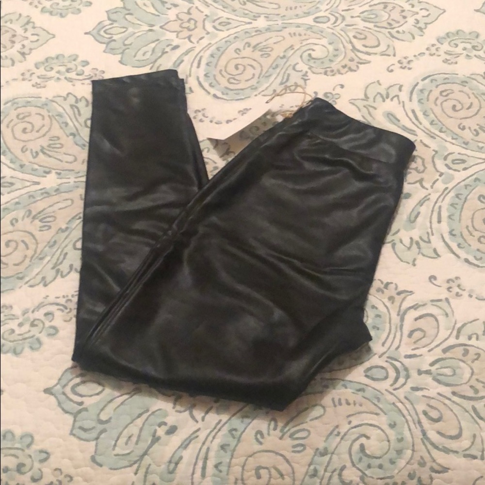 💕 3/$15 NWT LEITH PLEATHER LEGGINGS XS 💕